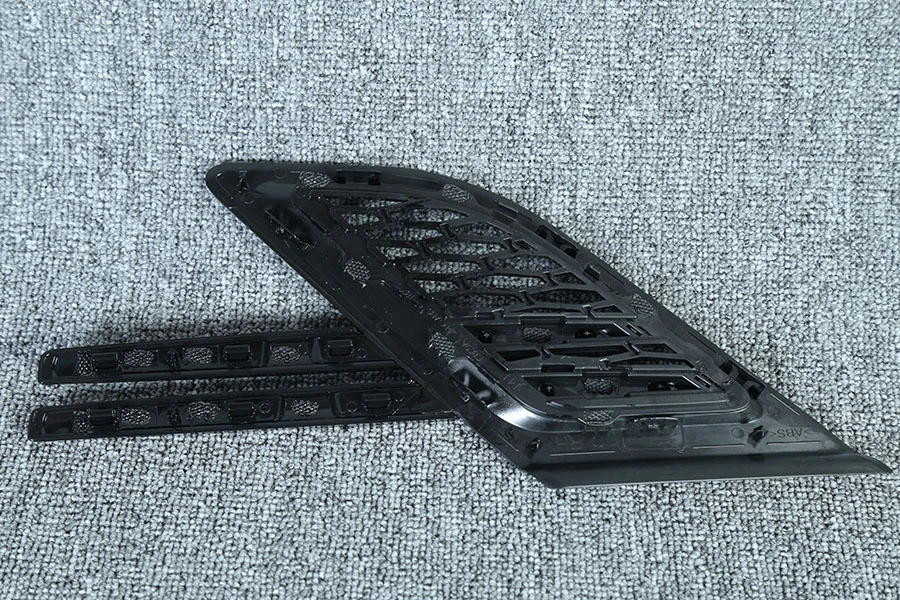 Front Fender Grille LR044151 LR044148